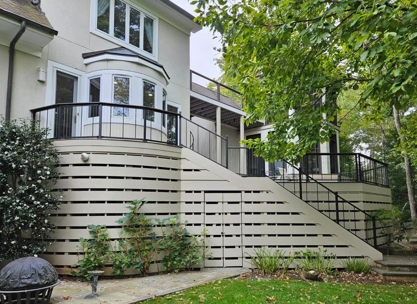 Westbury Verticable Rail Resurface — Trex Resurface · Westbury Verticable Rails